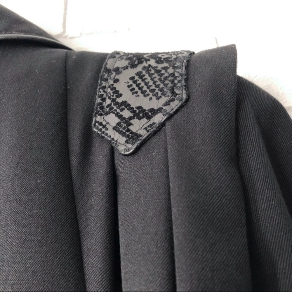 Absolutely gorgeous 80s Avant Garde Wool Coat - Picture 14 of 15